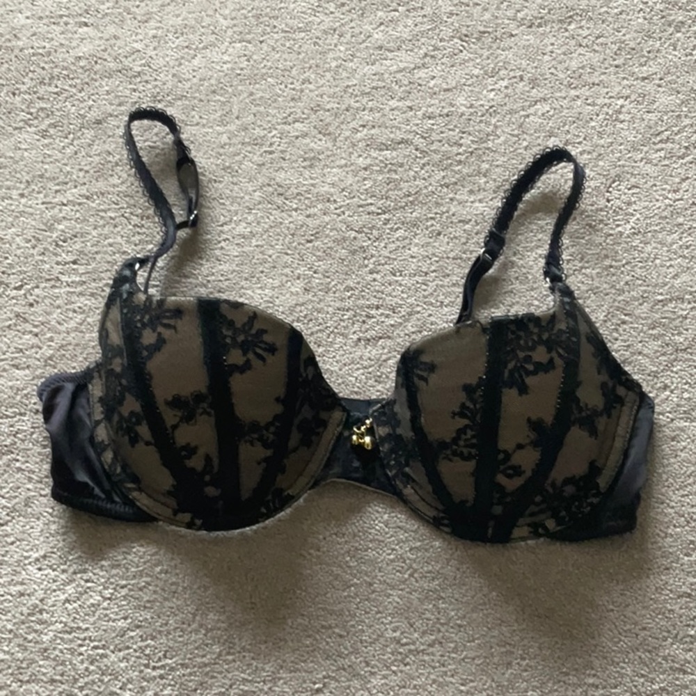 Pleasure State 32C push up lace detail bra